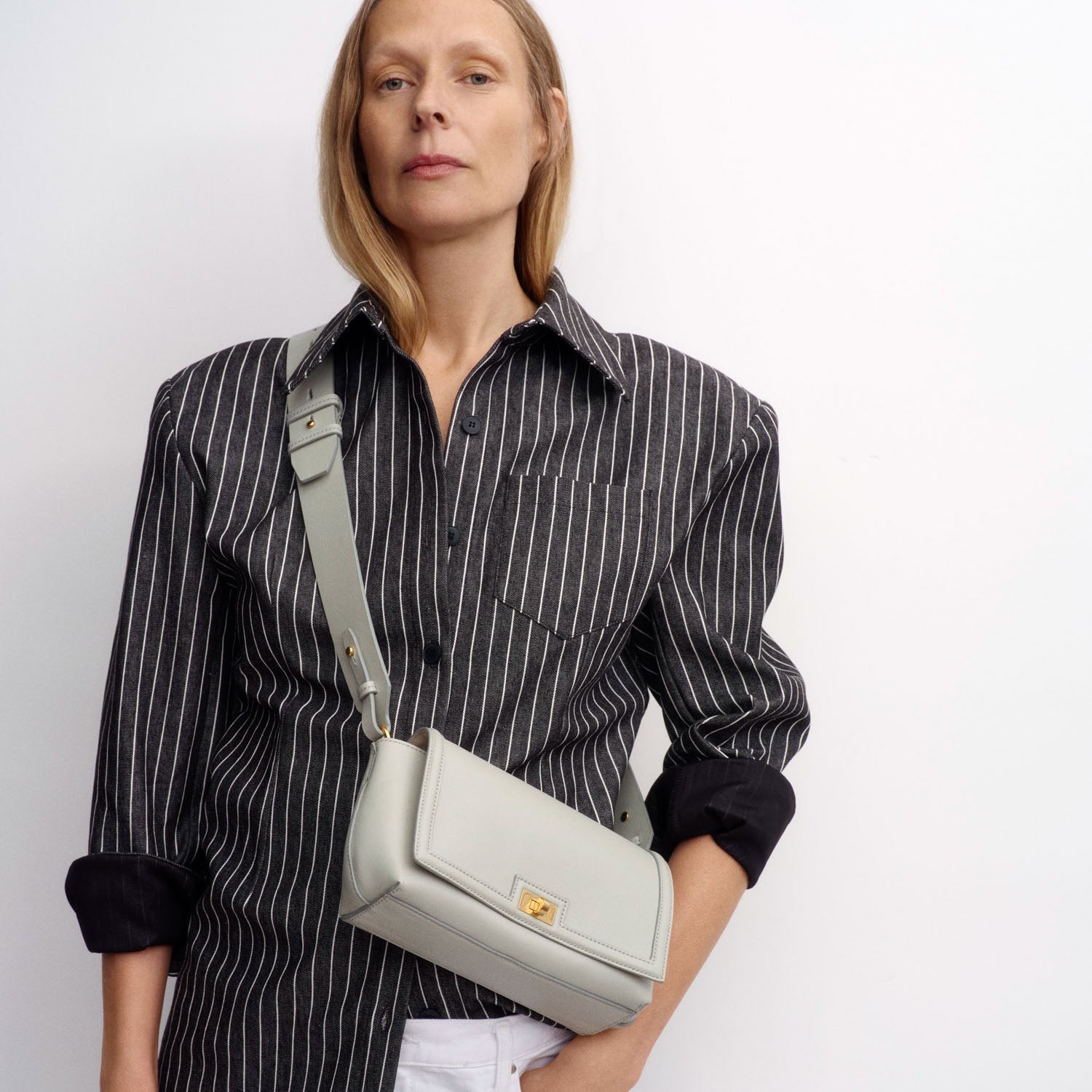 モティマー・フレーム・クロスボディ